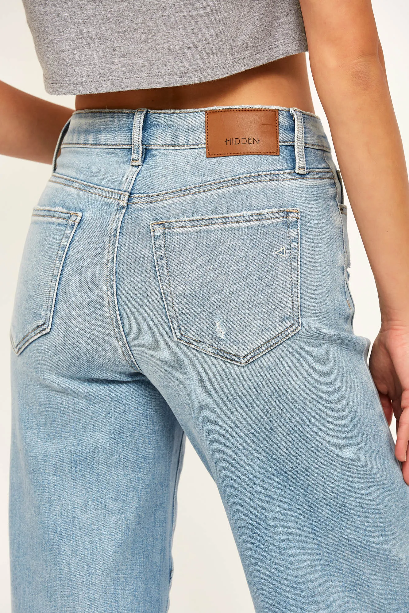 [LOGAN] Light Wash 32" Inseam Multi Seam Dad Jean